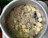 Foto langkah ke 4 dari resep Baby corn and meat ball soup.