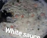 A picture of step 3 of White sauce pasta.