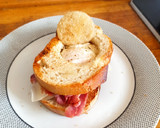 Foto del paso 4 de la receta: Bocadillo de bacon queso y huevo