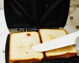 A picture of step 4 of Raw banana toast sandwich.