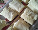 Foto langkah ke 4 dari resep Martabak telor mini.