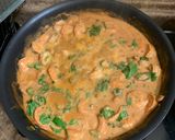Foto del paso 3 de la receta: Camarones en crema de chipotle😍