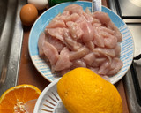 Foto del paso 2 de la receta: Pollo a la naranja 🍊
