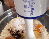 Foto del paso 1 de la receta: Galletas de chocolate, avena, y arándanos sin mantequilla