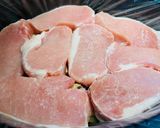 A picture of step 3 of Crockpot Beefy Onion Pork Chops.