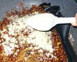 Foto langkah ke 6 dari resep Orek Kering Tempe Kacang Tanah.