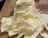 A picture of step 1 of Dry Pot Hand-Torn Cabbage.