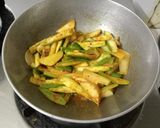 પરવળ બટાકા નું શાક (Parvar Bataka Shak Recipe In Gujarati) રેસીપી સ્ટેપ2ફોટો