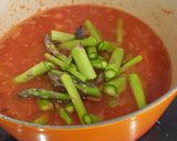 Foto del paso 6 de la receta: Albondigas especiadas en salsa de tomate con espárragos