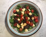 Foto del paso 3 de la receta: Mediterranean Popeye(Ensalada de espinacas ”A la europea”)