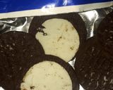 A picture of step 2 of Kesar oreo milkshake.