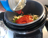 Foto del paso 2 de la receta: Fritada de pollo con tomate y huevo en Olla GM modelo H