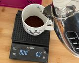 A picture of step 3 of Kopi Tubruk.