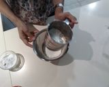 Foto del paso 1 de la receta: Tarta de fresas y panna cotta de albahaca