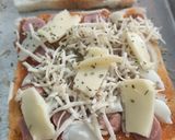 Foto langkah ke 4 dari resep Pizza Roti Tawar.