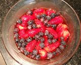 Foto del paso 2 de la receta: Mermelada de frutillas y arándanos