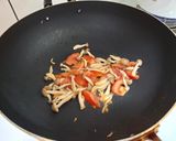 家常菜料理-香煎鴻喜菇絲瓜番茄的食譜步驟3照片