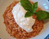 Foto del passaggio 3 della ricetta Risotto pomodoro e burrata