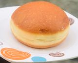 A picture of step 6 of Round doughnuts (Bombolonis).