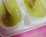 Foto del paso 3 de la receta: Polos de sandía kiwi y yogur (helado)