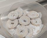 Foto del paso 5 de la receta: Rosquillos de vino de Málaga