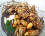 Gambar langkah 5 resipi Ayam goreng kicap mudah.