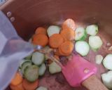 Foto langkah ke 2 dari resep Sayur bening oyong.