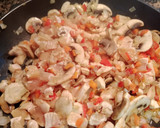 Foto del paso 3 de la receta: Patatas rellenas de pollo y verduras