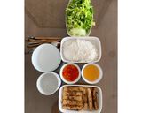 A picture of step 6 of Bún chả giò.