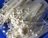 Foto langkah ke 1 dari resep Enoki pedas Ala Korea.