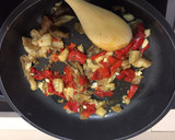 Foto del paso 7 de la receta: Pasta fresca con escalivada y atún