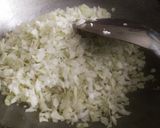 A picture of step 3 of Cabbage Paratha.