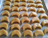 Foto langkah ke 3 dari resep Kue salju keju kresss simple.
