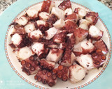 Foto del paso 2 de la receta: Pulpo a la gallega, tan fácil y tan sabroso