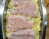 Foto del paso 3 de la receta: Abadejo con papas y cebollas al horno