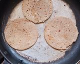 A picture of step 3 of Bran flour, Oats, and Multigrain Atta Masala Bhakhri.