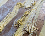Foto del paso 3 de la receta: Fideos caseros 🍝