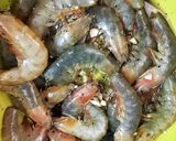 Hình bước làm 1 của món Tôm Rang Thịt Ba Chỉ 🦐 🐷