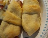 A picture of step 4 of Croissant-Dogs.