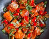Hình bước làm 5 của món Cá Hồi Kho Tiêu