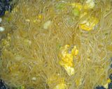 Foto langkah ke 5 dari resep Bihun Goreng Manis Gurih.