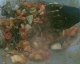 Foto langkah ke 4 dari resep Kentang Kikil Balado gurih.
