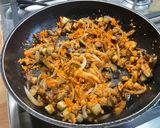 Une image de l'étape 8 de Nouilles de riz sautées aux légumes et épices.