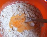 A picture of step 4 of Egg pita bread.