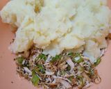 A picture of step 4 of Chicken Aloo Bonday.