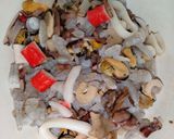 A picture of step 3 of Seafood Soup (Sopa Marinera).