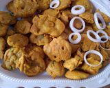 प्याज के पकोड़े (Pyaz ke pakode recipe in Hindi) रेसिपी चरण 4 फोटो