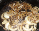 Foto del paso 2 de la receta: Bistec de cerdo encebollado
