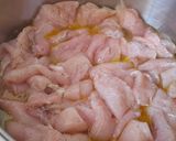 Foto del paso 1 de la receta: Pollo en amarillo con almendras y guisantes