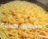 Foto del passaggio 5 della ricetta Conchiglie con fave km zero e ricotta 👩‍🍳❤️🦁